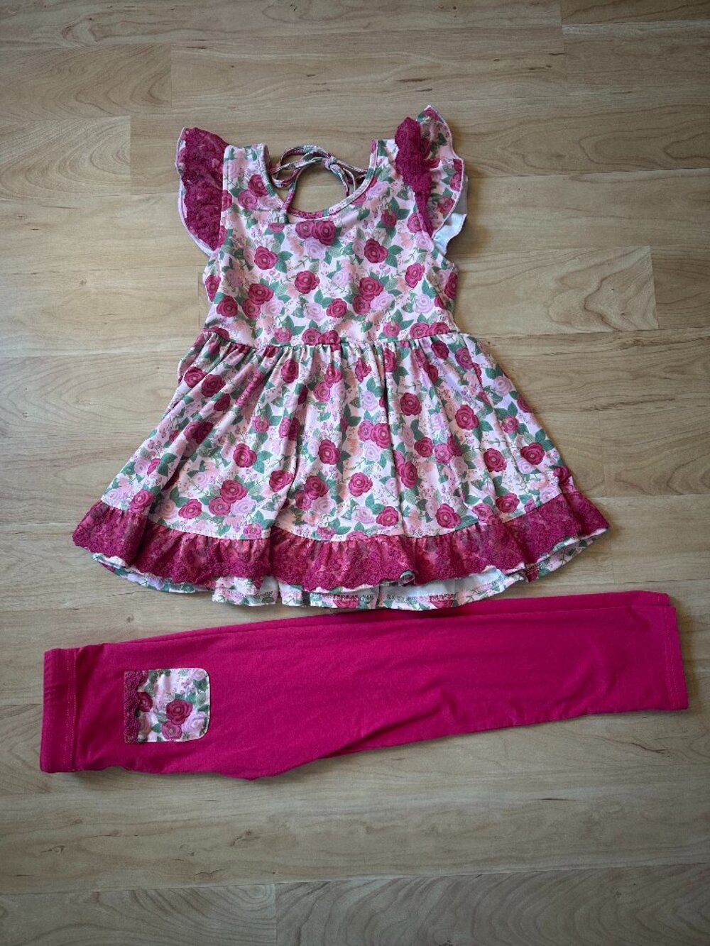 Liv & Stella Blushing Petals Playset, size 8